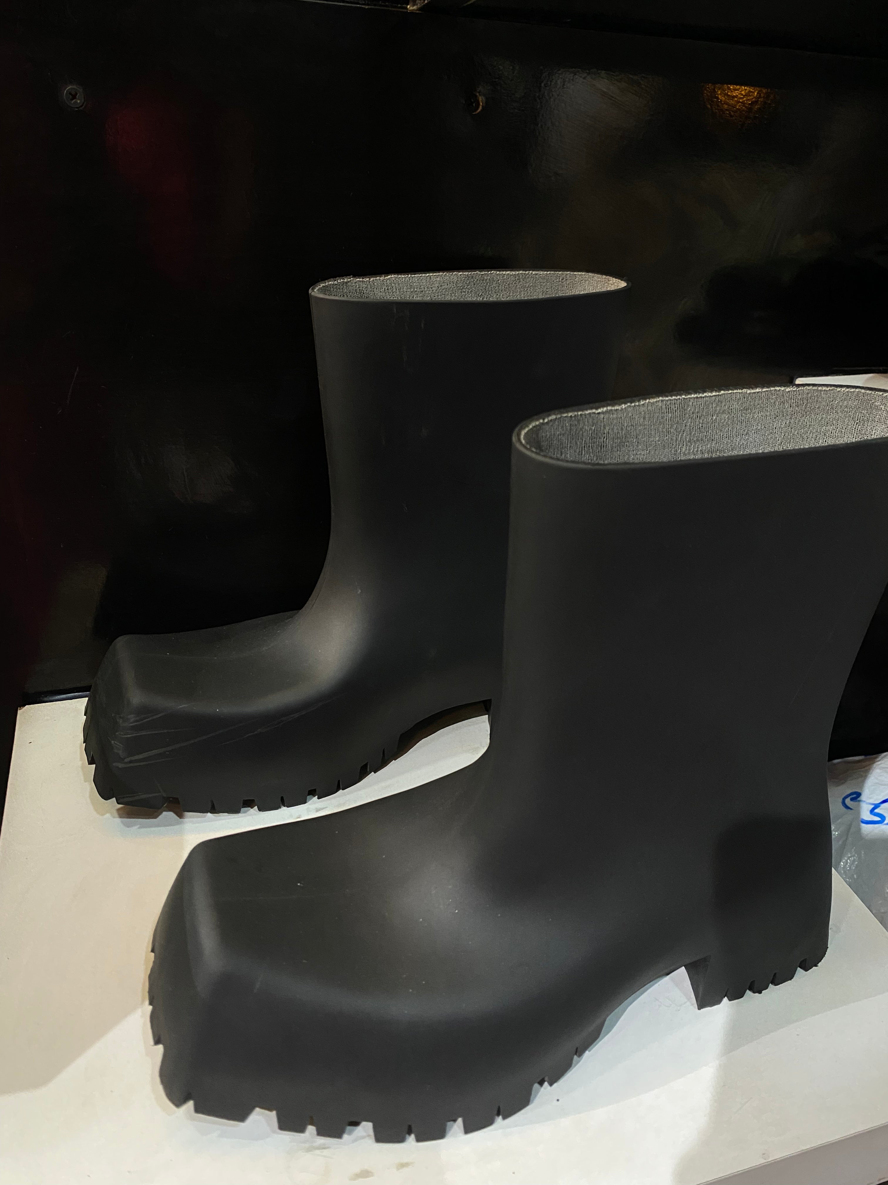 THRIFTED BOOT